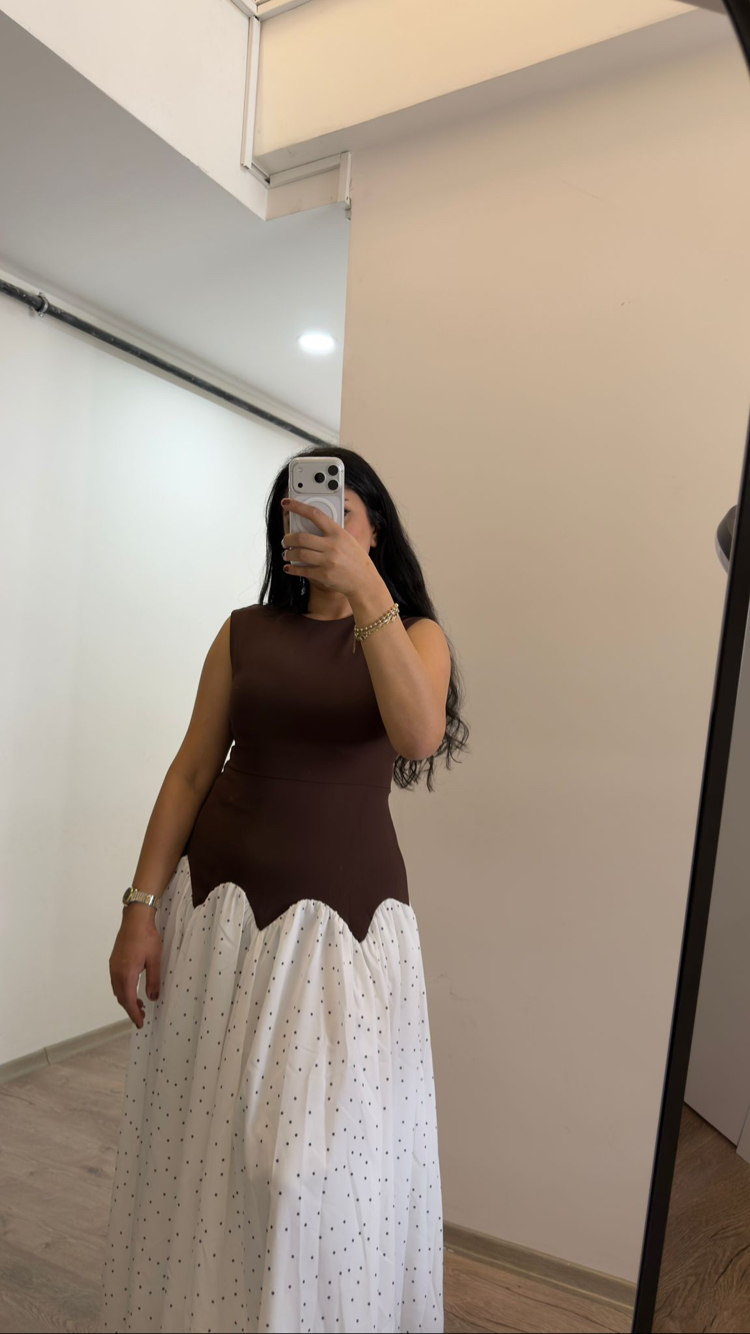 Eteği puantiyeli kahverengi elbise